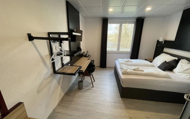 Yebs Hotel