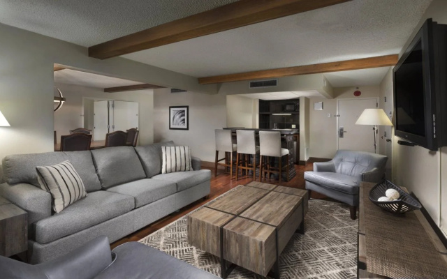 DoubleTree by Hilton Manhattan, KS