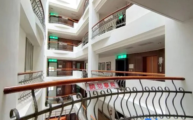 Crown Hotel