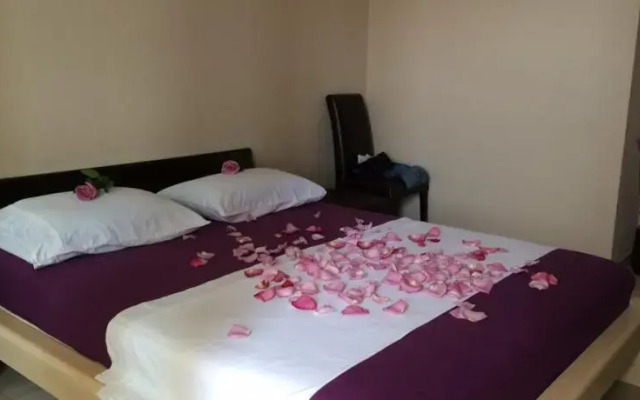 Room Anas