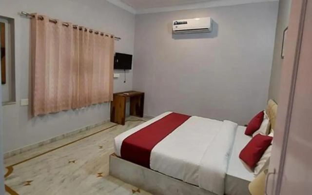 Fabhotel The Castle Homestay I