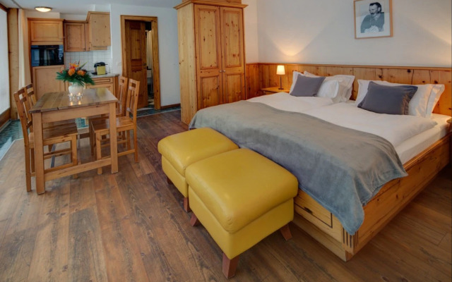 22 Summits Apartments