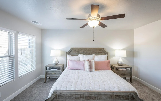 Canyon Crest Escape