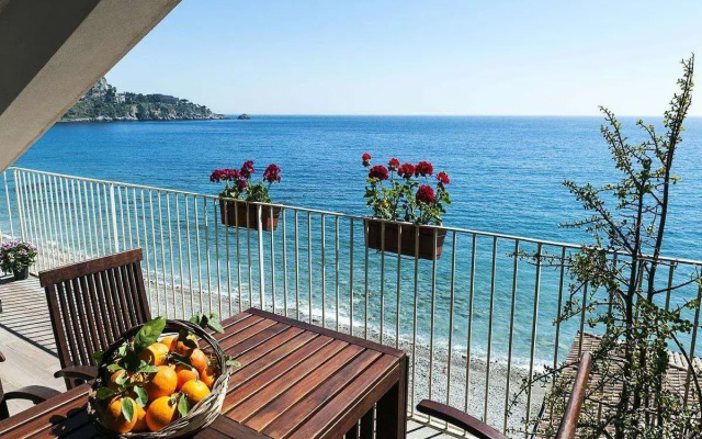 Taormina Stationhouse