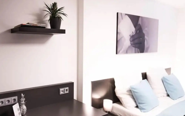 Mood contemporary living