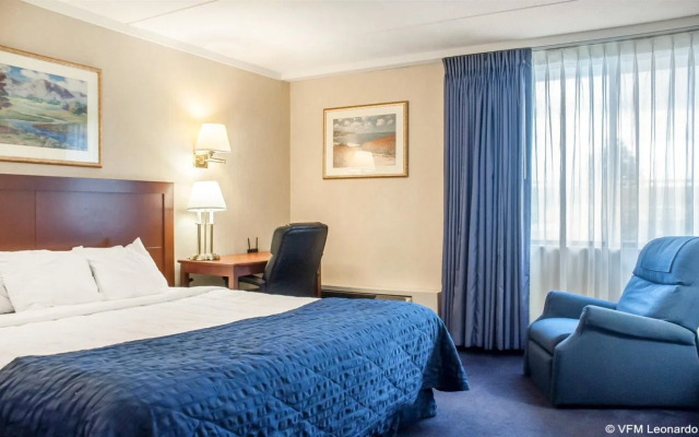 Clarion Hotel Buffalo Airport