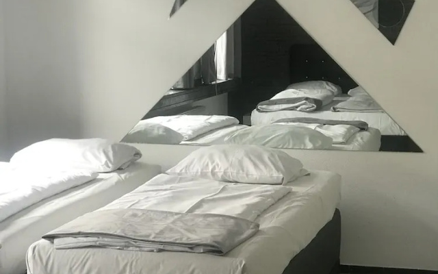 SAINA Hotel