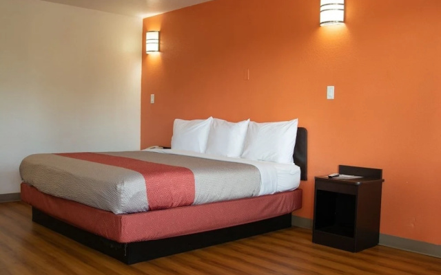 Motel 6 Brinkley