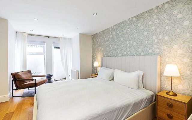 Charming Two-Bedroom Flat in West Hampstead