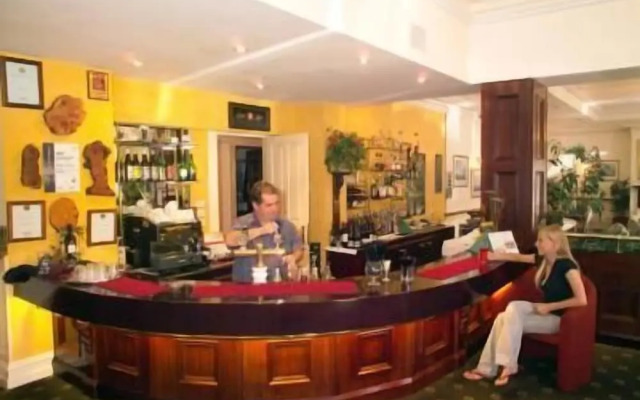 Lucas Hotel