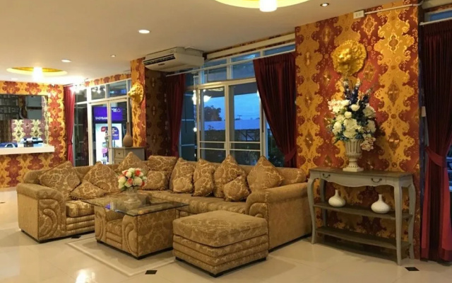 Grand Holiday Residence