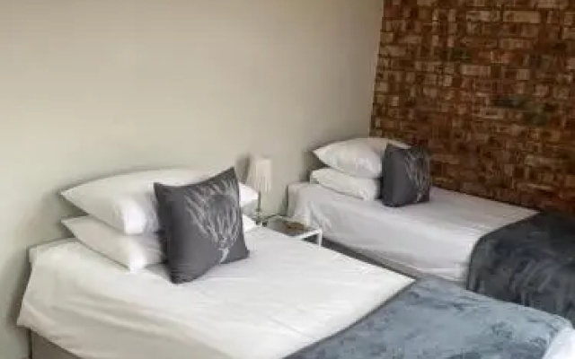 Glenelg Road Guesthouse
