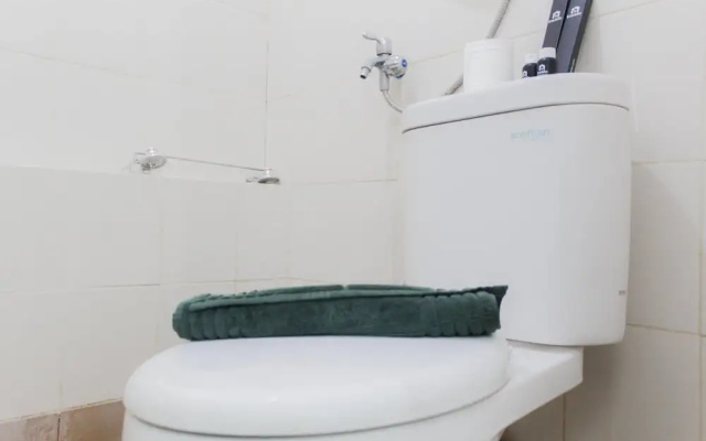 Homey and Cozy 2BR Bassura City Apartment near Mall
