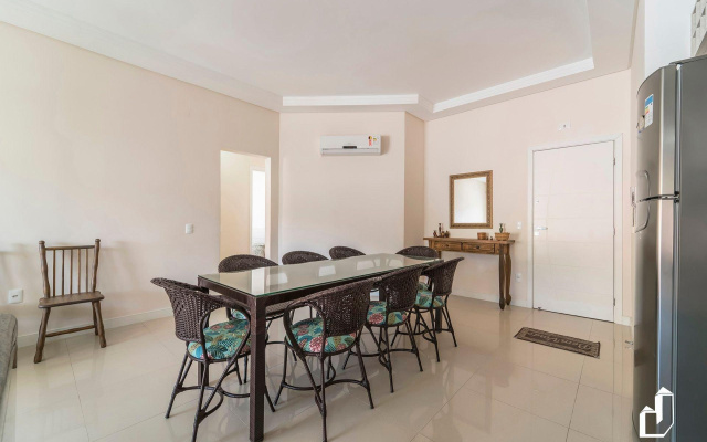 Apartamento Com 03 Dormitórios