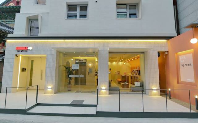 Отель tong tong petit hotel Южная Корея, Сеул - отзывы, цены и фото номеров - забронировать отель tong tong petit hotel онлайн вид на фасад