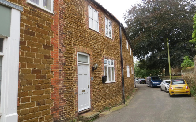 Evelyn House