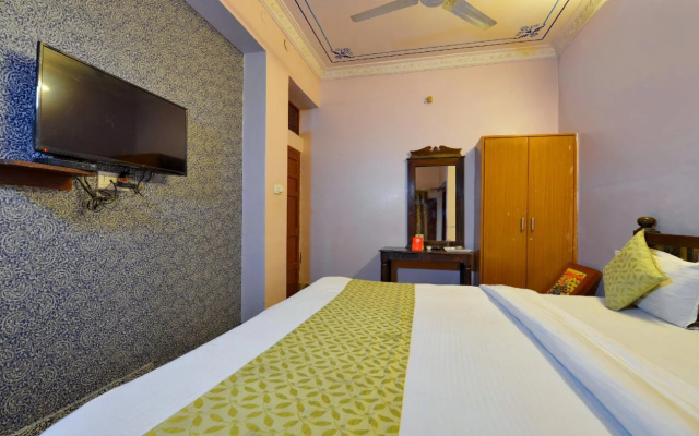OYO Flagship 2421 Hotel The Ishani