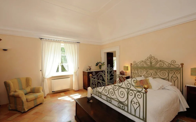 Villa in Montemaggiore With Private Pool
