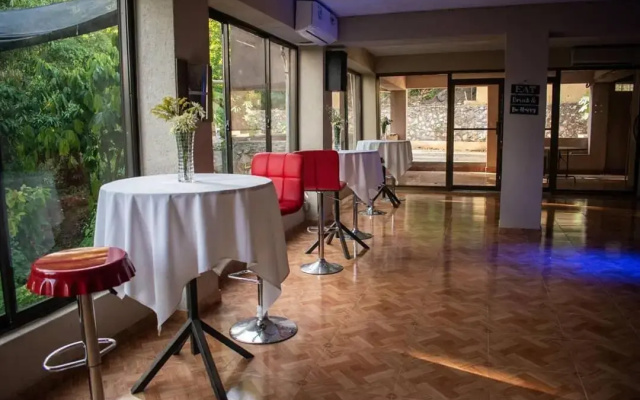 Bungalow Hotel Lakou Breda