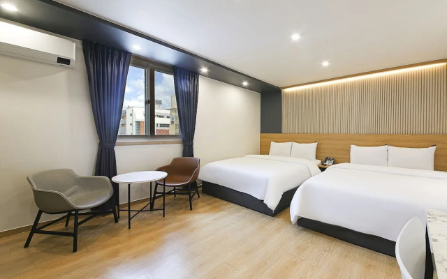 Hotel Advance