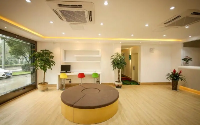 Отель Shell Nanjing Jiangning District Baijia Lake West Tianyuan Road Metro Station Hotel