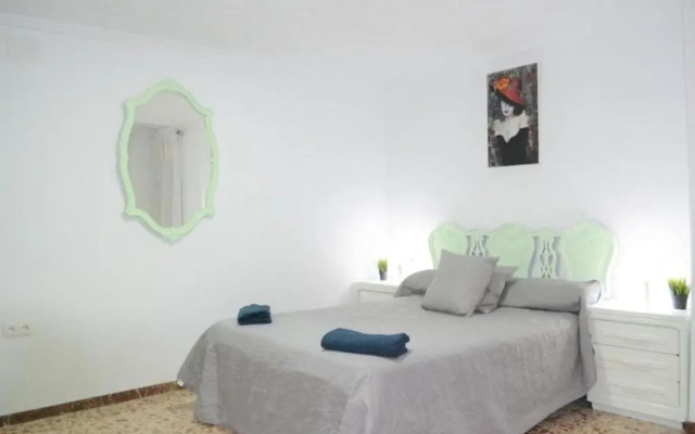 Beautiful 1 Bedroom Apartment With Gallery and Air Conditioning Cb6yr