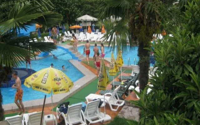 Riza Hotel