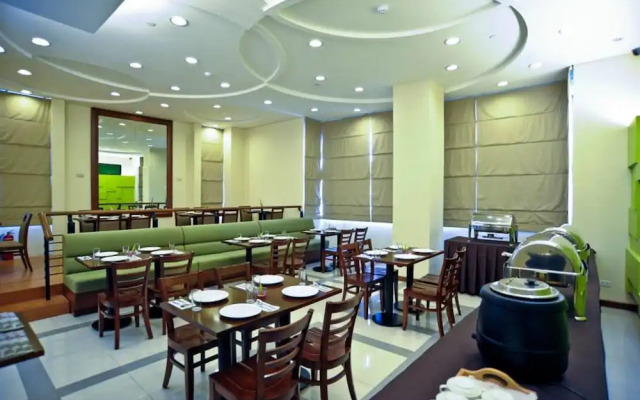 San Tomas Suites