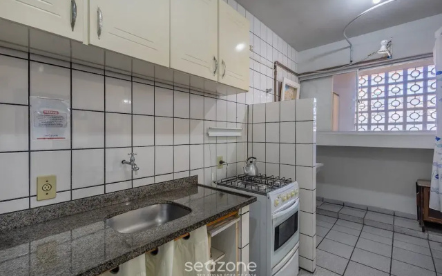 Apto 2Q 180m da praia com Garagem ERU032