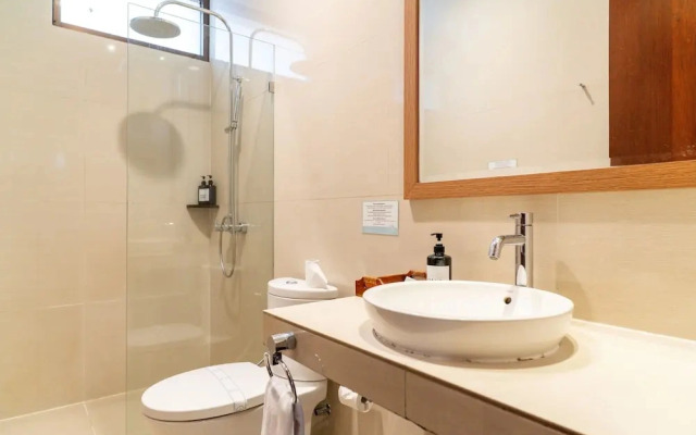 Narwastu hill 6BR villa with pool and movie room
