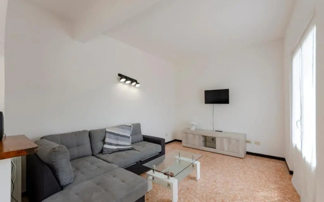 ALTIDO Family Flat with 3 Balconies, 10 Min to Beach