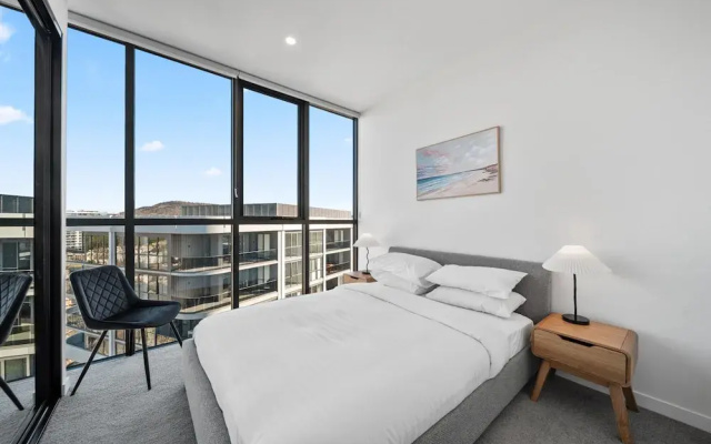 Apartment With Gym and Indoor Pool Access