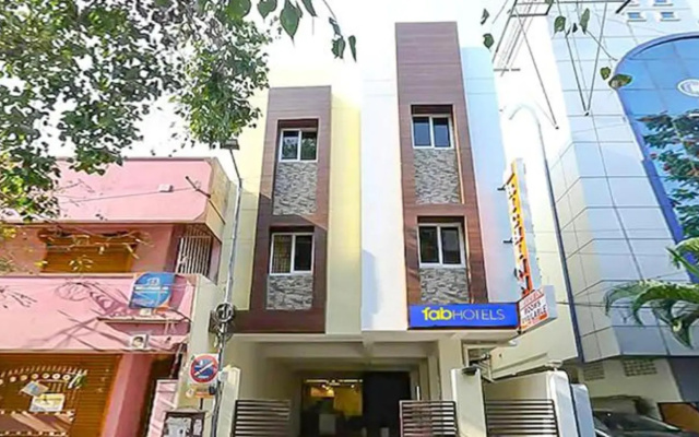 FabHotel Rich Inn
