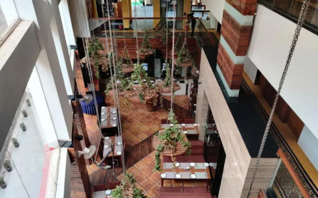 Woodcreek Resort And Spa