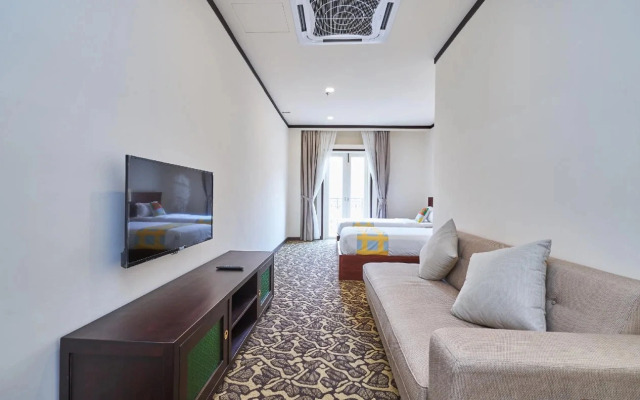 The Platinum Hotel & Suites