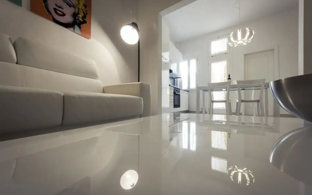 Santa Croce White
