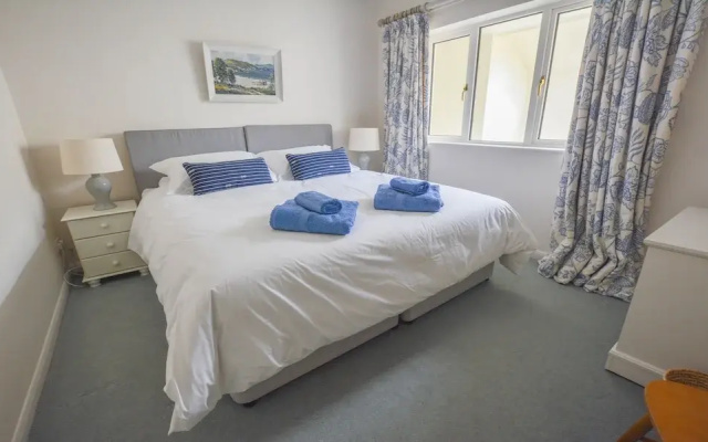 Clifton Court Apt 16 With Heated Pool