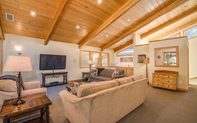 Riverside Lodge