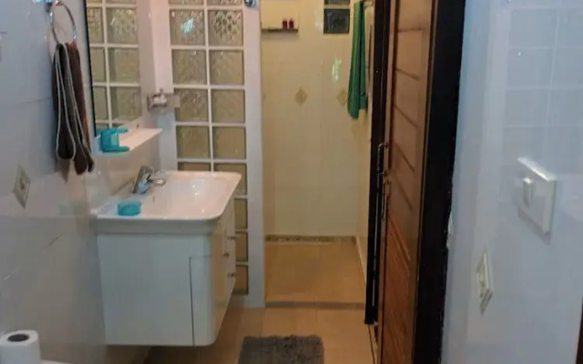 Peaceful 1 BR home in private residence