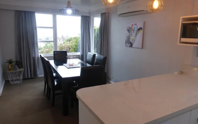 Oamaru Holiday Homes Largo House