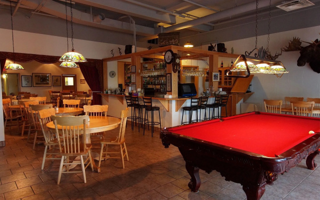 Executive House Suites Hotel & Conference Centre
