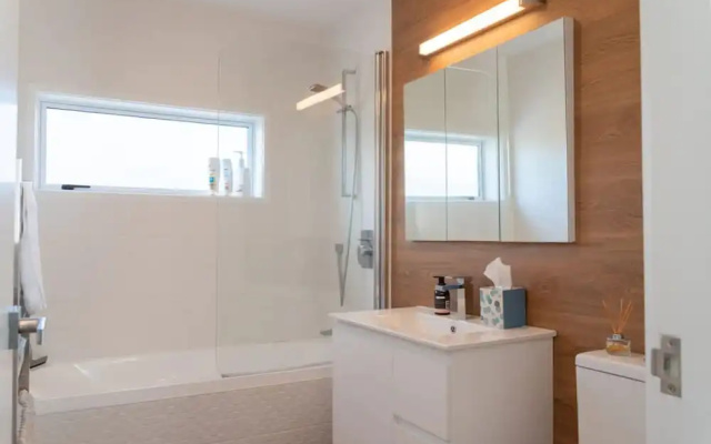 Classic and Cosy 1960's 2 Bedroom Townhouse