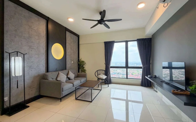 2BR Melaka Family Getaway, Pool, Near Jonker St