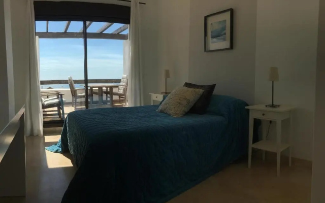 3 bed Penthouse great views
