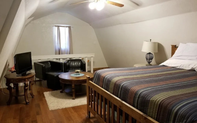 Mendelbaum Winery Guest Cabins