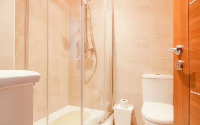 Lovely Apartment For 2 Near Anfield Stadium