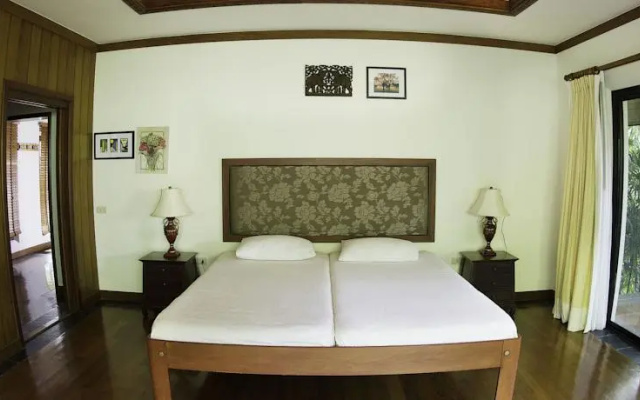 Baan Bua Lake Villa