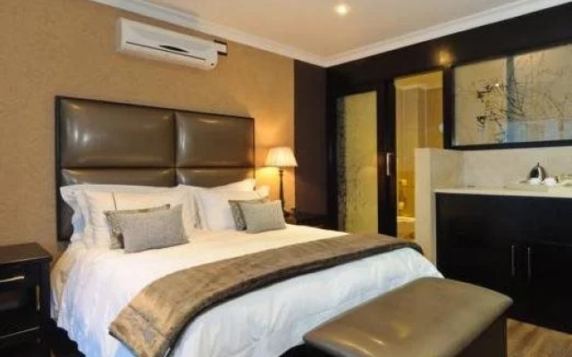 The Executive Suites  555