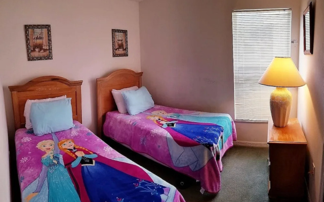 LKB4705AW Lake Berkley - Four Bedroom Home
