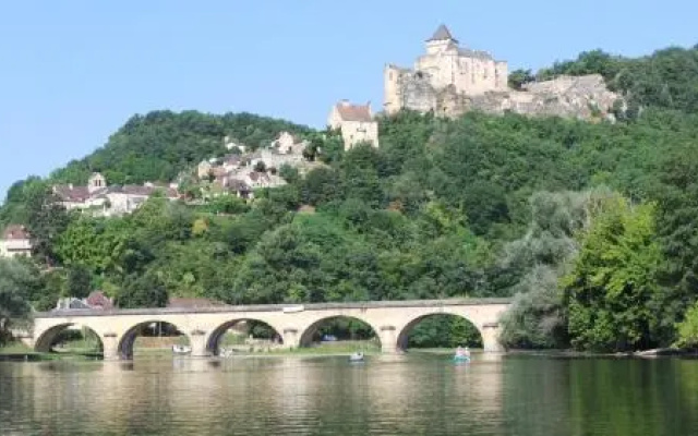 Le Grand Cedre